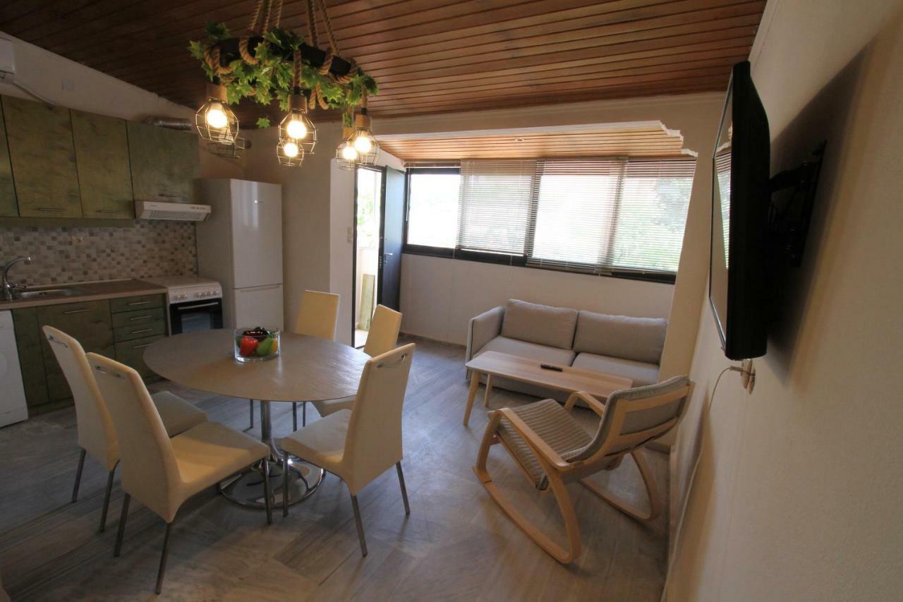 Villa Katerina'S à Nea Palatia Extérieur photo